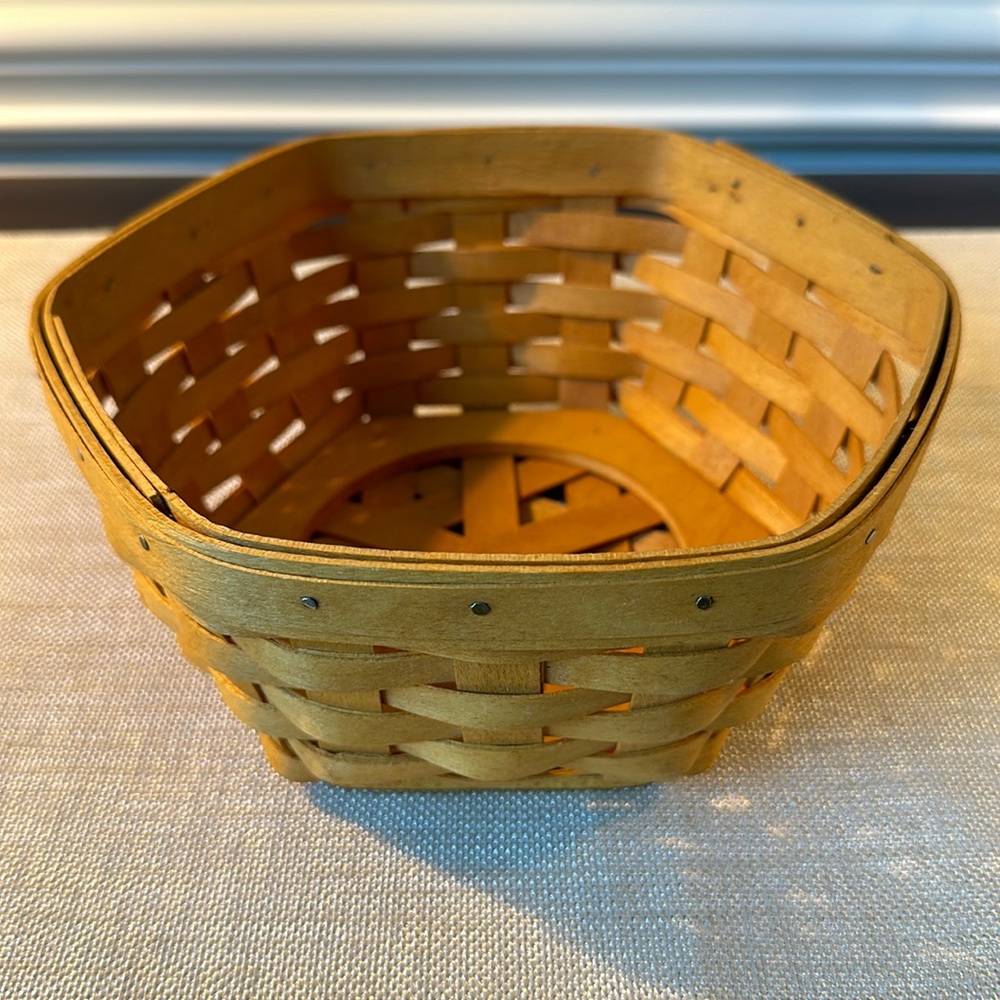 Loganberger Basket